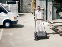 Zamiatarka idealna do utrzymania czystości w wielkopowierzchniowym kurniku? 